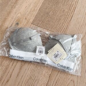 NWT QF8502 Calvin Klein Underwear Bra 34B